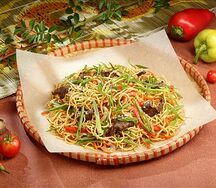 Лапша яичная с говядиной