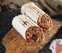 С красным соусом и свининой стандарт