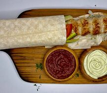 Кебаб в лаваше из курицы