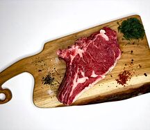 Стейк из мраморной говядины маринованный
