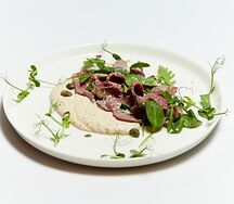 Ростбиф с соусом из тунца