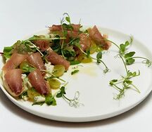 Салат с пастрами 