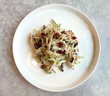 Салат с курицей и черносливом 