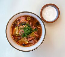 Солянка с копченостями