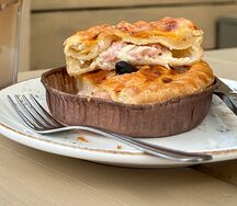 Киш с ветчиной и сыром