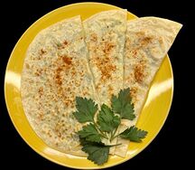 Кутаб с моцареллой и зеленью