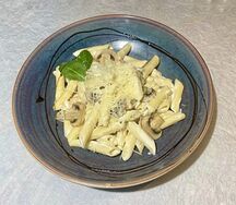 Паста Альфредо с курицей и грибами 