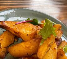 Картофель печеный с травами