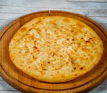 Осетинский пирог с мясом и сыром