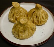 Жареные хинкали с бараниной