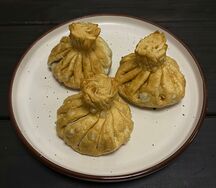 Жареные хинкали с картофелем и грибами
