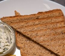 Тост со сливочным сыром