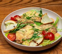 Салат Цезарь с курицей