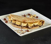 Закрытая пицца сладкая