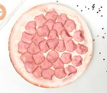 Пицца ветчина с сыром