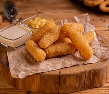 Сырные палочки в панировке