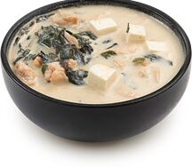 Сливочный мисо-суп с лососем