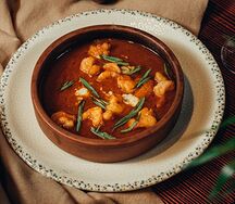 Чахохбили из креветок с сыром Дорблю