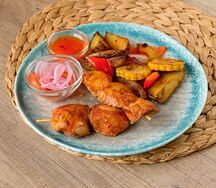 Шашлычок из курицы с овощами гриль