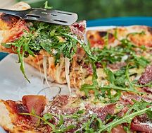 С пармской ветчиной и рукколой