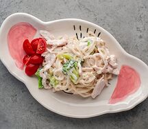 Макарошки с куриным филе и брокколи