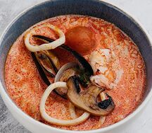 Острый суп с морепродуктами и вонголе