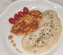 Куриная грудка гриль с картофельным пюре