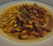 Жареные свиные ушки BBQ с картошкой