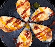 Мидии с сырно-чесночным соусом