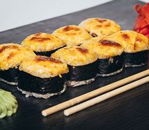 Запечённый ролл с креветкой