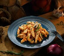 Бефстроганов из курицы с грибами