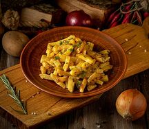 Жареный картофель с луком