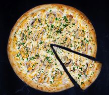 Грибная пицца с курицей 25 см