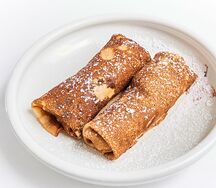 Блинчики с яблоком и корицей
