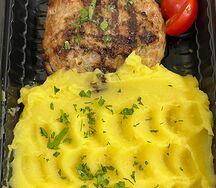 Мясная котлета с пюре