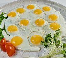 Глазунья из перепелиных яиц