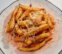 Запеченный картофель фри с сыром