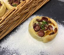 Перепечки с охотничьими колбасками (6 шт.)
