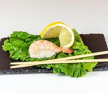 Суши с креветкой