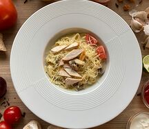 Паста с курицей и грибами