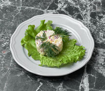 Салат из копчёной рыбы