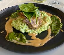 Телячьи щечки с ризотто из брокколи