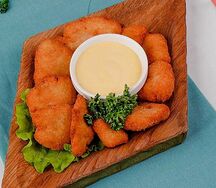 Наггетсы с сырным соусом