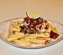 Картофель фри с рваной говядиной