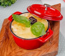 Жюльен с лососем и брокколи