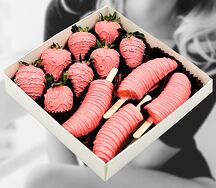 Клубника и бананы в шоколаде