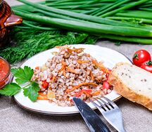 Греча с овощами