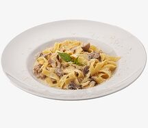 Паста с курицей и грибами