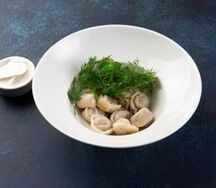 Двойная порция классических пельменей со сметаной