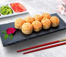 Острый ролл с лососем lux